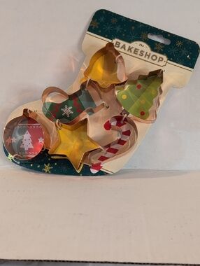 The Bakeshop Holiday Cookie Cutter Set - Gold